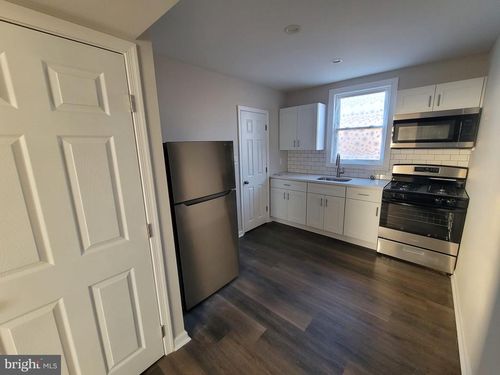 2-418 Pfeiffer St, CAMDEN, NJ, 08105-2746 | Card Image