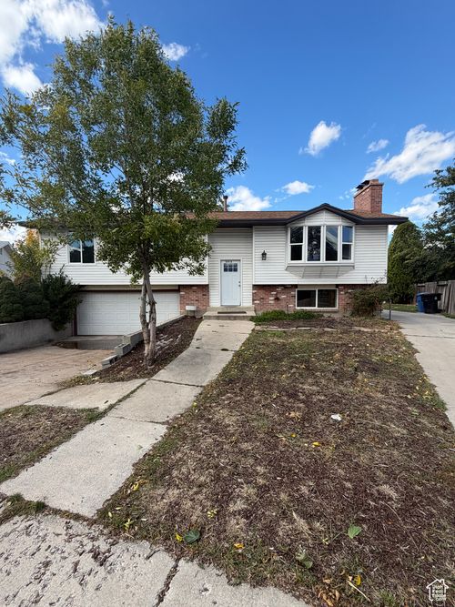 2016 W Hewwood Cir, Taylorsville, UT, 84129-1445 | Card Image