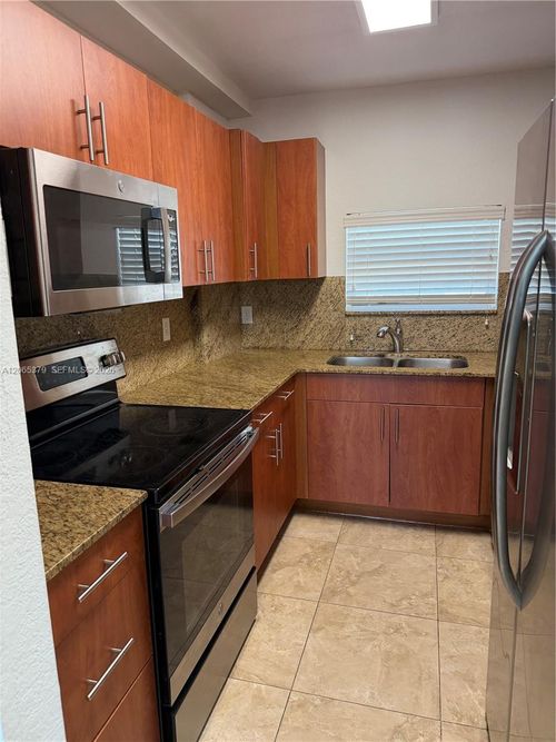 b-11 Antilla Ave, Coral Gables, FL, 33134-3400 | Card Image