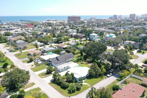 729 6th St N, Jacksonville Beach, FL, 32250-5719 | Card Image