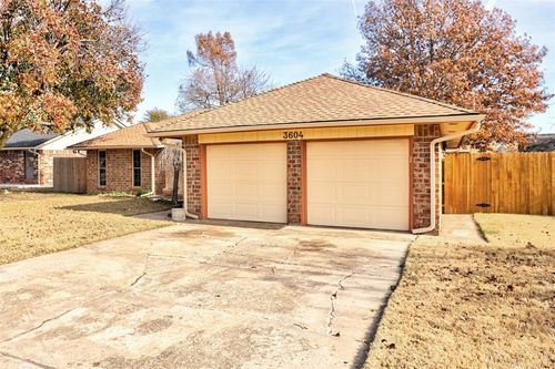 3604 Necia St, Moore, OK, 73160-7624 | Card Image