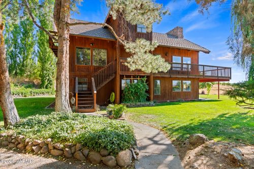 13619 Summitview Ext, Yakima, WA, 98908-9165 | Card Image