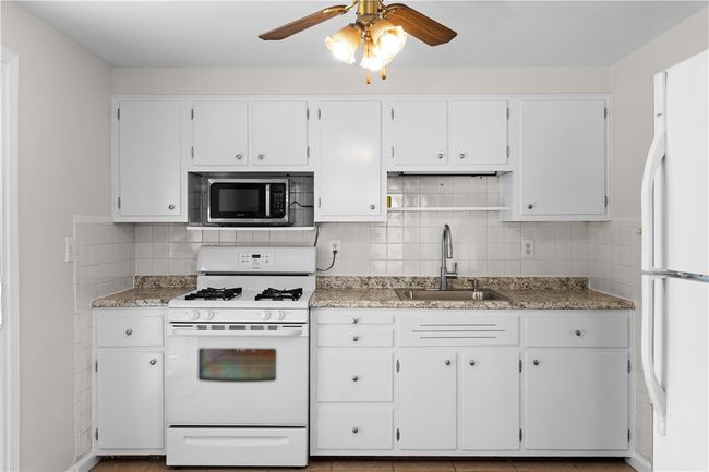 212 Parklane Dr, House other with 3 bedrooms, 1 bathrooms and 1 parking in Braddock PA | Image 9