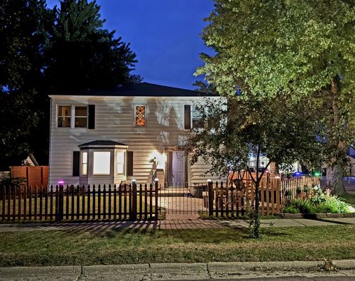 401 W Main St, Pipestone, MN, 56164-1617 | Card Image