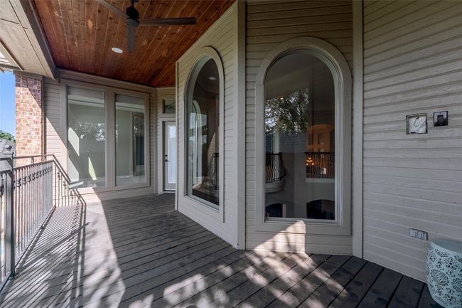 Deck with a ceiling fan | Image 36