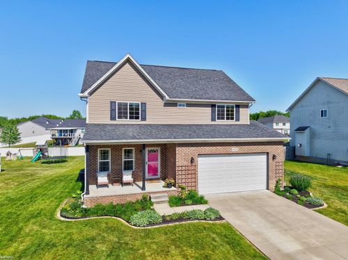 8101 Peninsula Cir, Grand Blanc, MI, 48439-7268 | Card Image
