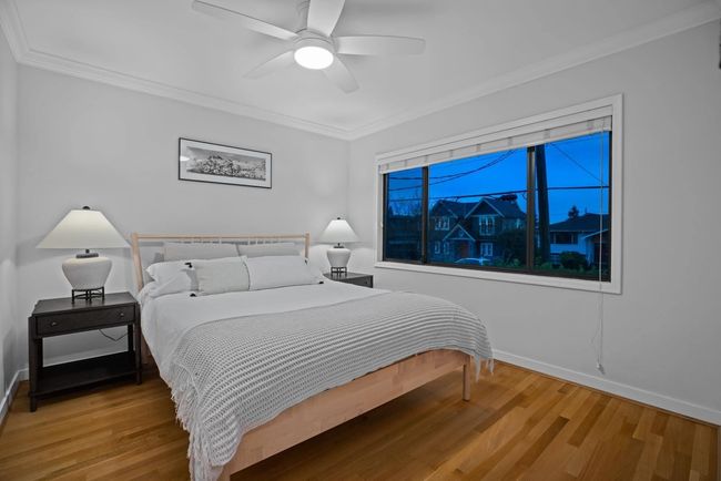 722 E 17th St, House other with 3 bedrooms, 2 bathrooms and 1 parking in North Vancouver BC | Image 8