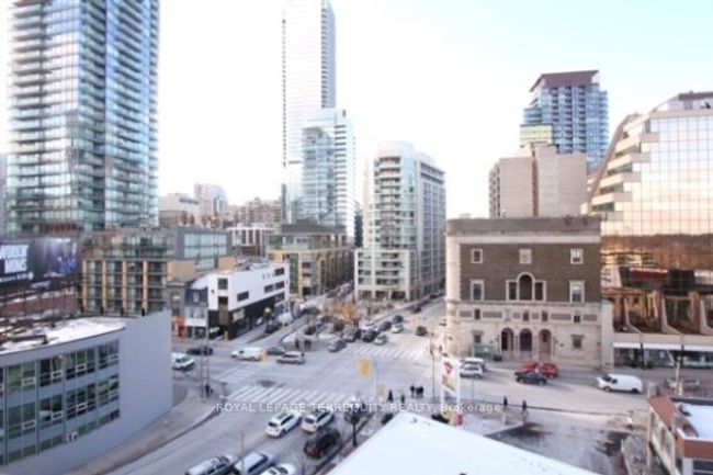 802 - 825 Church St, Condo with 3 bedrooms, 2 bathrooms and null parking in Toronto ON | Image 10