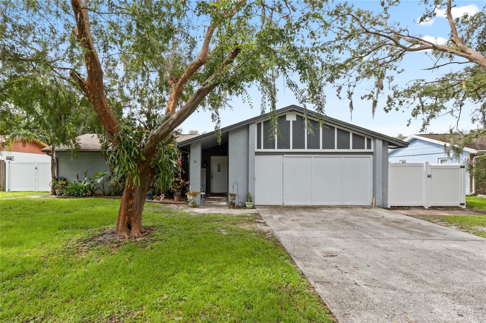 Brandywine Dr, Lutz, FL 33549