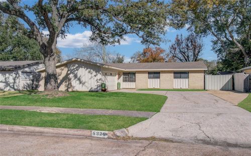 5926 Ettrick Dr, Houston, TX, 77035-4148 | Card Image