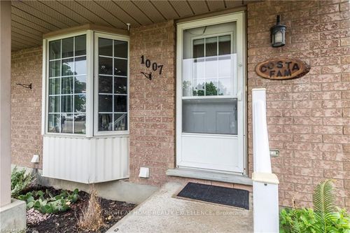 1007 Elgin St N, Cambridge, ON, N1R8J4 | Card Image