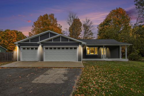 12359 Sprinkle Rd, Vicksburg, MI, 49097-8450 | Card Image