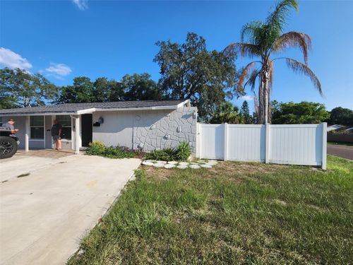 8518 Woodlake Dr, TAMPA, FL, 33615-1719 | Card Image
