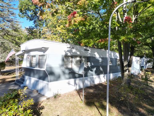 3315 Spring Hill Dr, Norton Shores, MI, 49444-3321 | Card Image