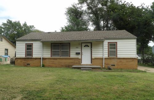 826 N Kokomo Ave, Derby, KS, 67037 | Card Image