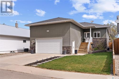 209 5th Ave E, Biggar, SK, S0K0M0 | Card Image