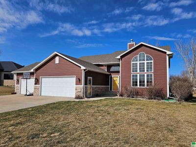 301 Fieldstone Crt, House other with 4 bedrooms, 2 bathrooms and null parking in Jefferson SD | Image 1