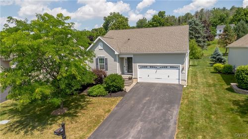 107 Shire Way, Camillus, NY, 13031-8717 | Card Image