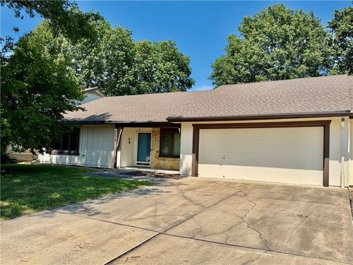 8204 E 189th St, Belton, MO, 64012-9400 | Card Image