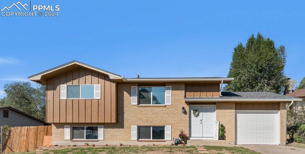 Rowe Ln, Colorado Springs, CO 80911