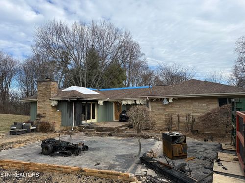 1327 N Briscoe Cir, Knoxville, TN, 37912-3004 | Card Image