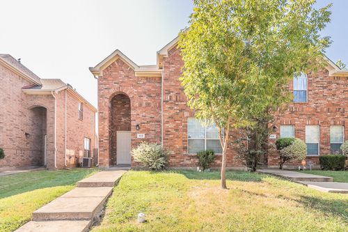 923 Jamie Dr, Grand Prairie, TX, 75052-2732 | Card Image