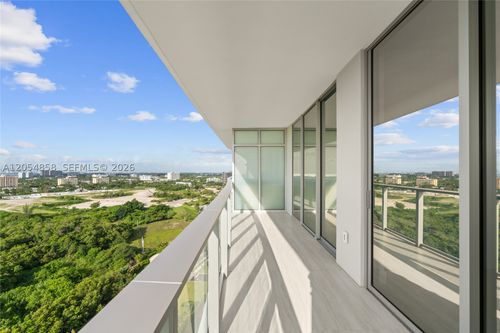 1604-2411 Laguna Cir, North Miami, FL, 33181-1183 | Card Image