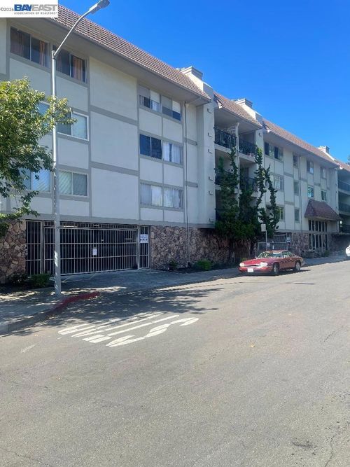 301-400 Davis St, San Leandro, CA, 94577-2771 | Card Image