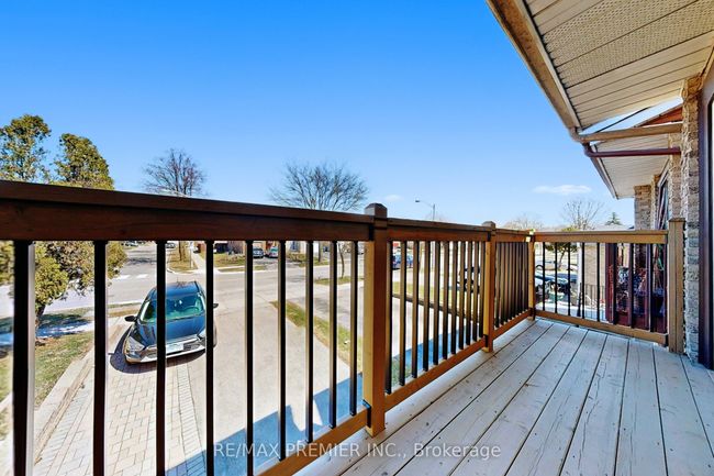 191 Invergordon Ave, House other with 6 bedrooms, 3 bathrooms and 4 parking in Scarborough ON | Image 37