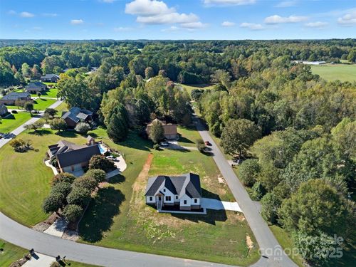 1213 Creekside Dr, Conover, NC, 28613-9175 | Card Image