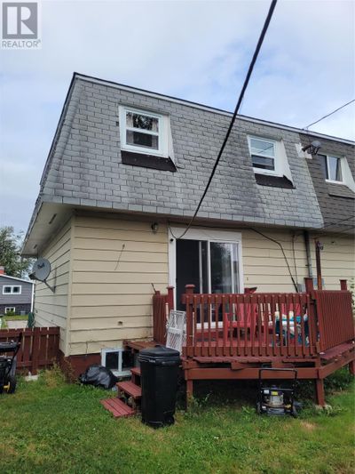 18 Gordon St, House other with 3 bedrooms, 2 bathrooms and null parking in Gander NL | Image 2