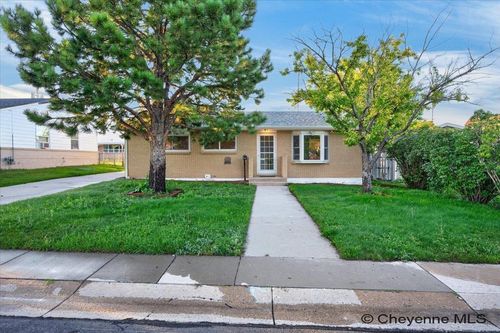 651 Creighton St, Cheyenne, WY, 82009-3234 | Card Image