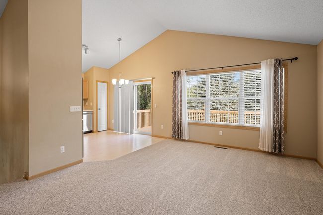 7371 Devin Ln, Townhouse with 3 bedrooms, 3 bathrooms and null parking in Shakopee MN | Image 6