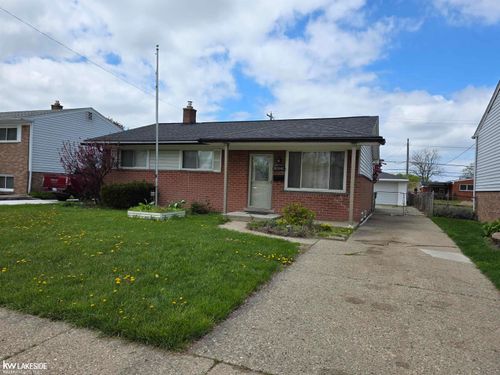 30541 Bluehill St, Roseville, MI, 48066-1464 | Card Image