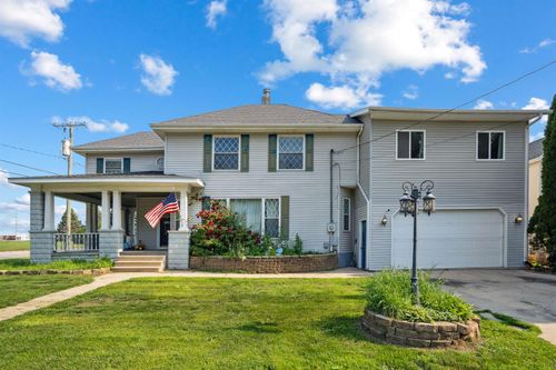 218 5th Ave Se, Independence, IA, 50644-2932 | Card Image