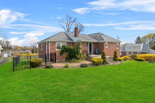 28 Ramapo Rd, Garnerville, NY, 10923-1725 | Card Image