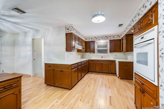 5645 Parkcrest Dr, House other with 4 bedrooms, 4 bathrooms and null parking in Windcrest TX | Image 9
