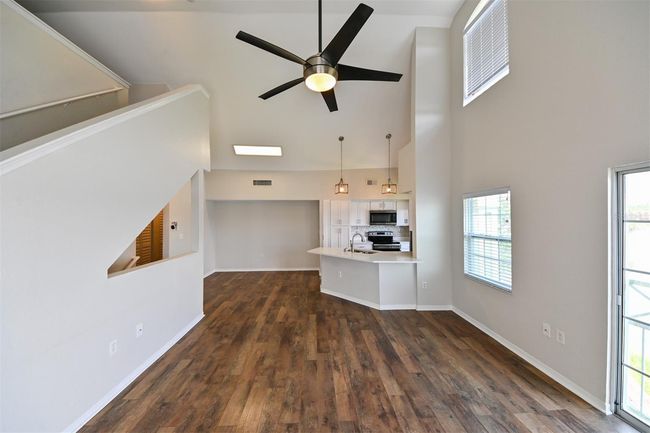 9730 - 9730 Lake Chase Island Way, Condo with 3 bedrooms, 2 bathrooms and null parking in TAMPA FL | Image 8