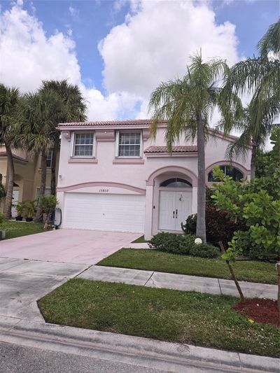 15857 Nw 4th Ct, House other with 3 bedrooms, 3 bathrooms and null parking in Pembroke Pines FL | Image 2