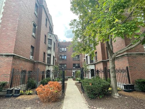 apt-113-1111 Holly Ct, Oak Park, IL, 60301-1018 | Card Image