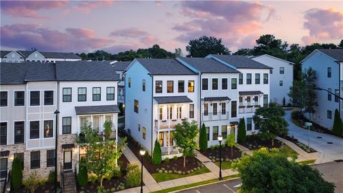 2013 Rockledge Rd Ne, Atlanta, GA, 30324-4122 | Card Image