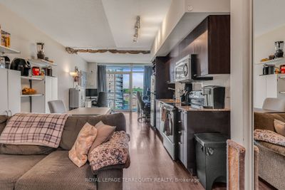 603 - 103 The Queensway, Condo with 1 bedrooms, 1 bathrooms and 1 parking in Toronto ON | Image 3