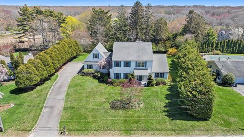 20 Overlook Dr, Southampton, NY, 11968-3220 | Card Image