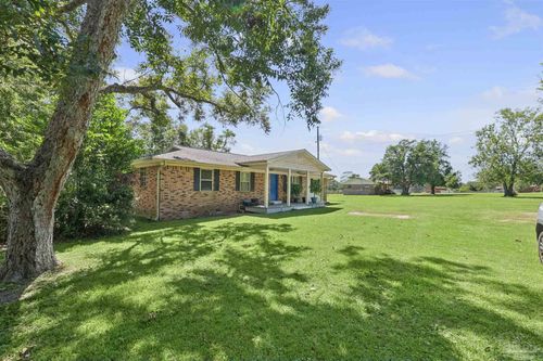 833 Graham Rd, Cantonment, FL, 32533-6517 | Card Image