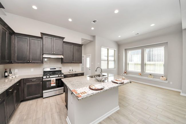 17409 Turtleweed Ln, House other with 3 bedrooms, 2 bathrooms and 2 parking in Conroe TX | Image 18