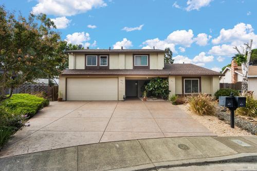 413 Rinconada Ct, Benicia, CA, 94510-2332 | Card Image