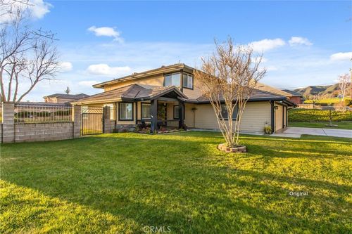 13592 Scenic Crest Dr, Yucaipa, CA, 92399-9770 | Card Image