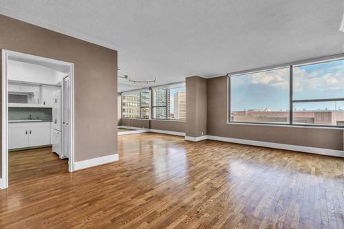 9o-14 Greenway Plz, Houston, TX, 77046-1417 | Card Image