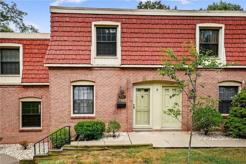 546 Carriage Cir, Pittsburgh, PA, 15205-1600 | Card Image