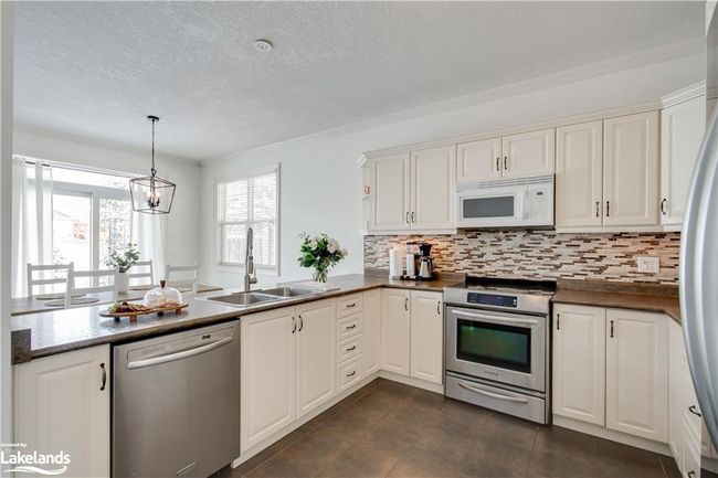 1 Argyll Crt, House other with 3 bedrooms, 3 bathrooms and 6 parking in Bracebridge ON | Image 6